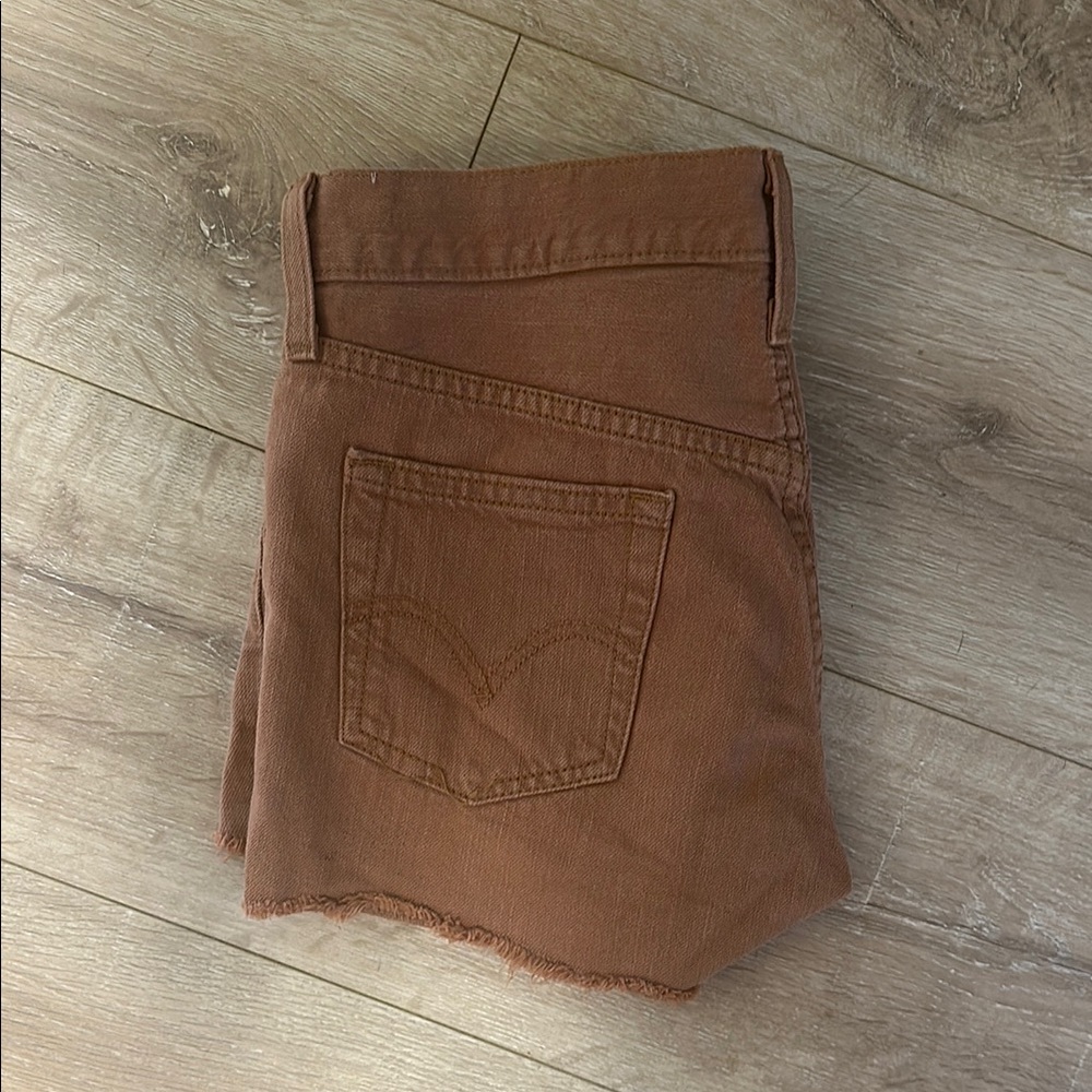 Levi’s demin shorts